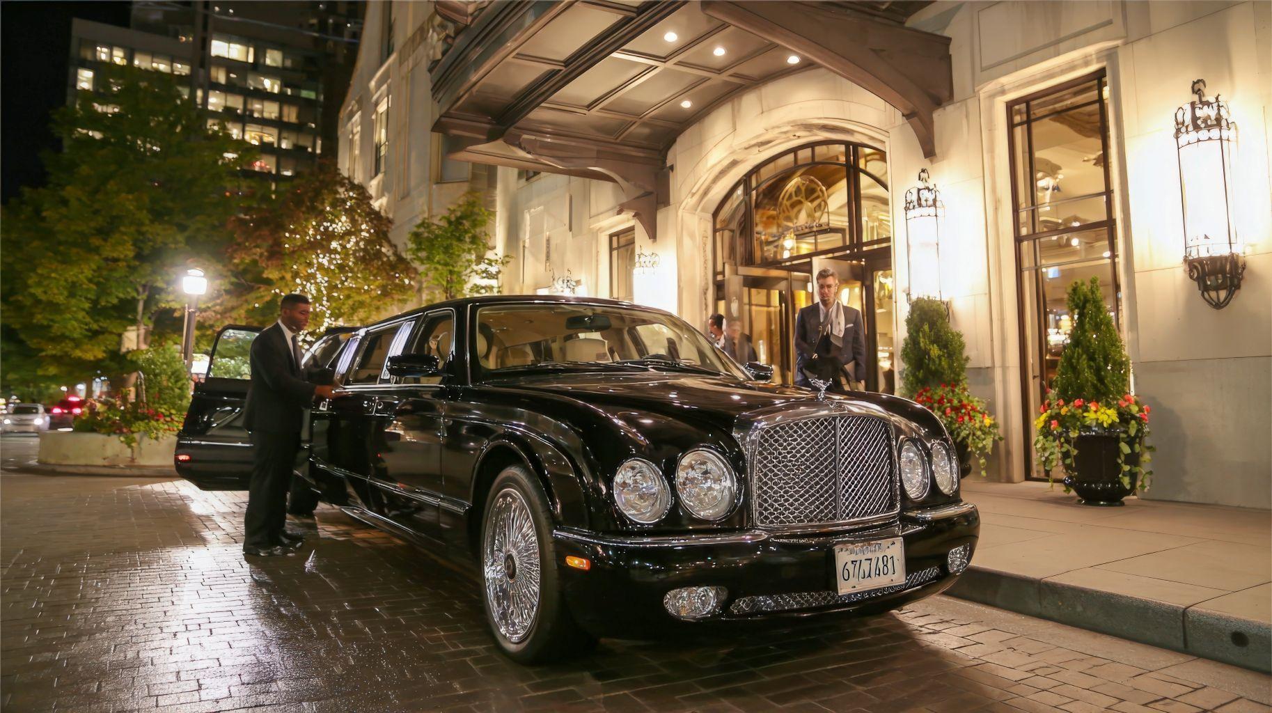 Arrival in Dubai - Luxury Transfer 1